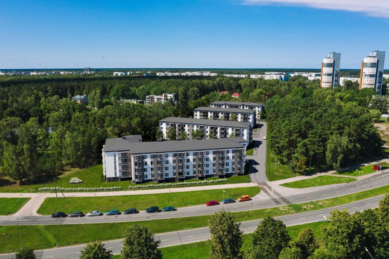 Cozy 2-Bedrooms Apartment In A New Complex Near The Airport And The Center Рига Экстерьер фото